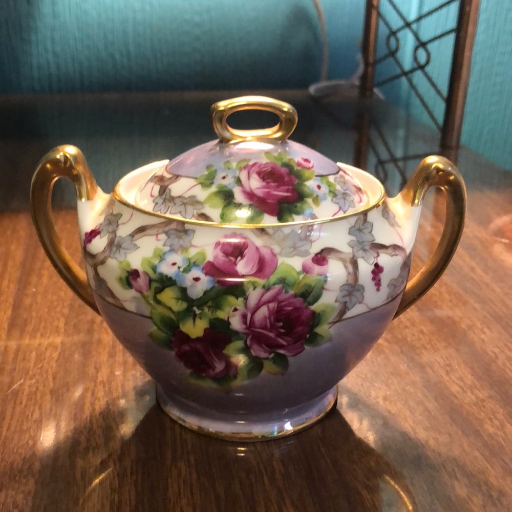 Noritake lustreware hand painted sugar bowl in EUC.